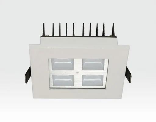 4W LED Einbau Downlight weiß quadratisch Warm Weiß / 2700-3200K 260lm 230VAC IP40 120Grad -Ausstellungsstück mit kleinen Schönheitsfehler